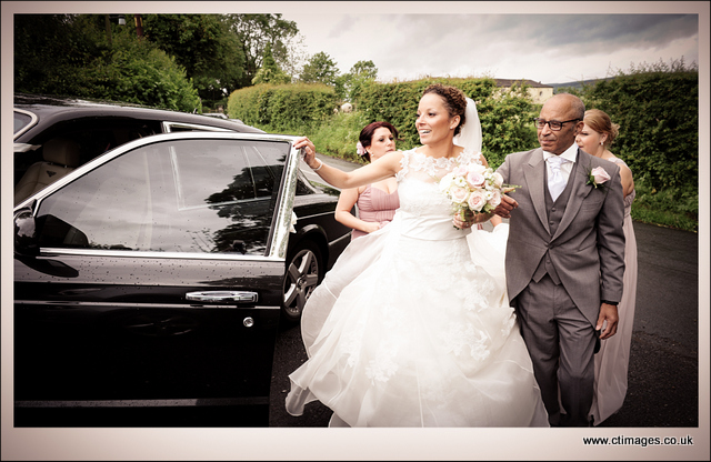 mitton hall clitheroe weddings 4 mitton-hall-wedding-photography-arriving.jpg