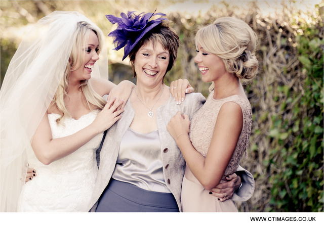 gibbon-bridge-weddings-photography-mother-and-daughters