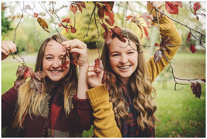 autumn-leaves-photography-portrait-teenagers.jpg