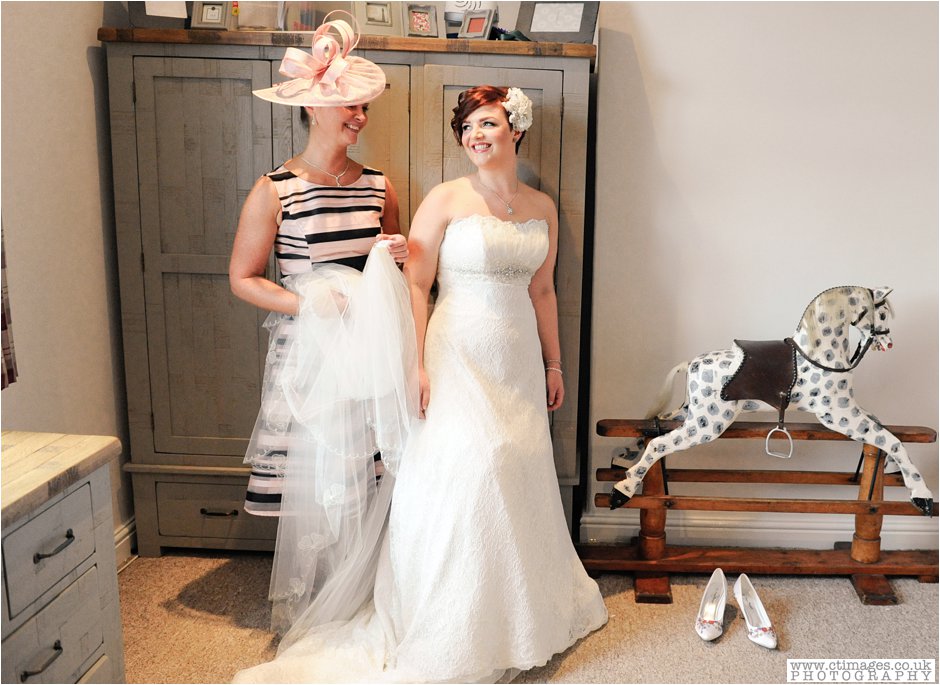 bury-wedding-photographer-bolholt-hotel-weddings-female-photography-creative-photographers_0015.jpg bury-wedding-photographer-bolholt-hotel-weddings-female-photography-creative-photographers_0015.jpg