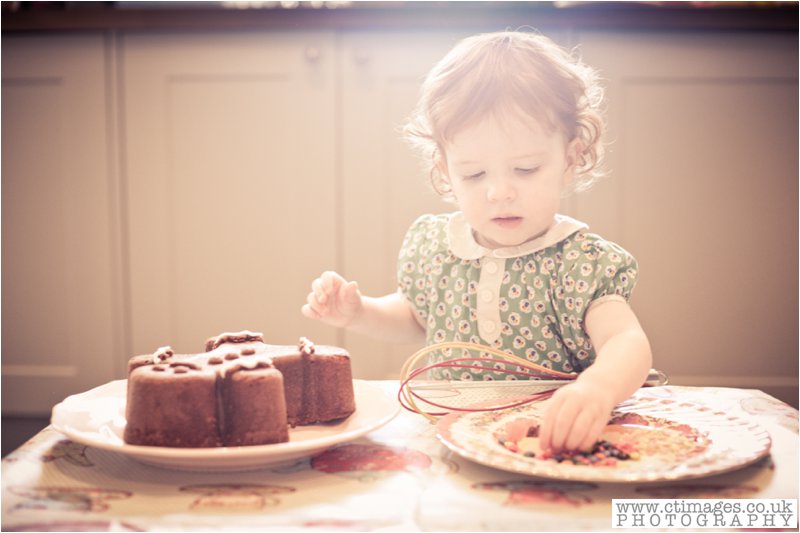 cake-smash-manchester-female-photographer-vintage-photos-childrens-portrait-photography-8