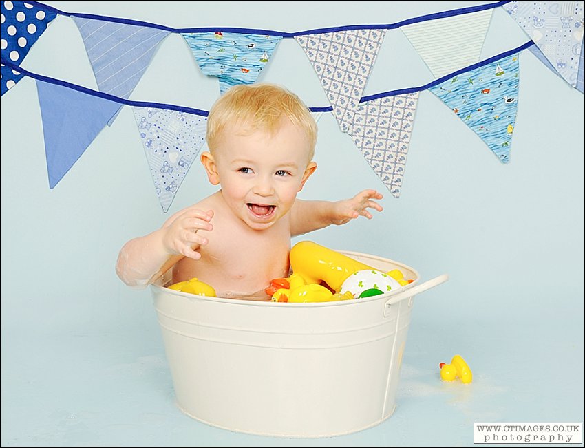 babys first birthday,manchester cake smash photography,studio photography,