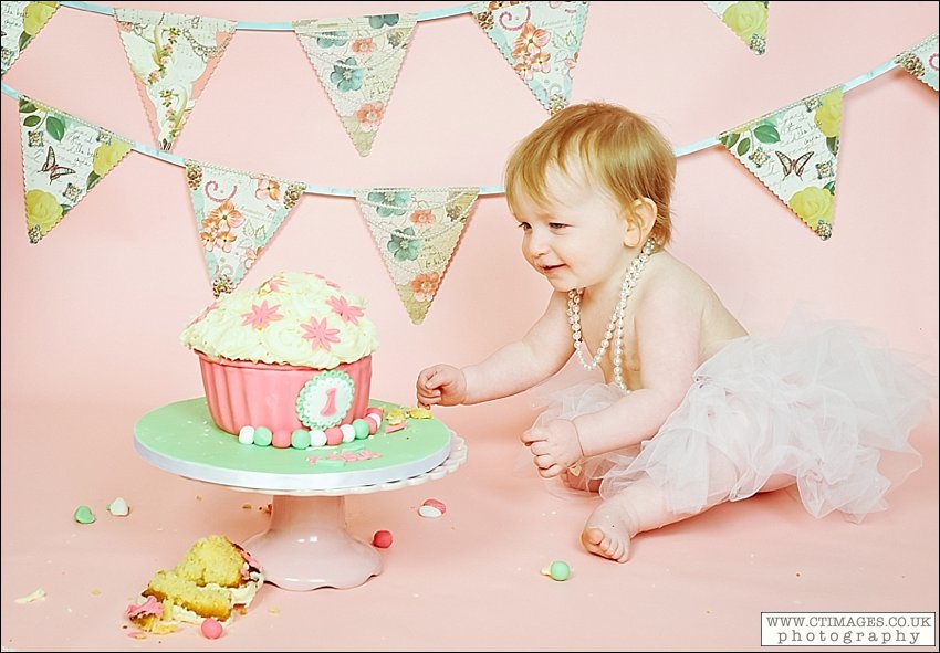cake-smash-photographer-babys-first-birthday-photos-manchester-6-2