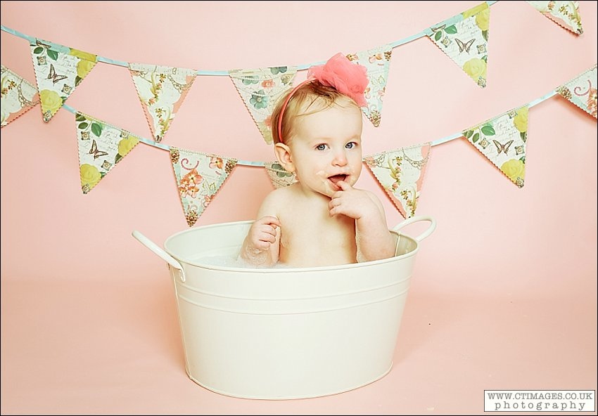 cake-smash-photographer-babys-first-birthday-photos-manchester-8