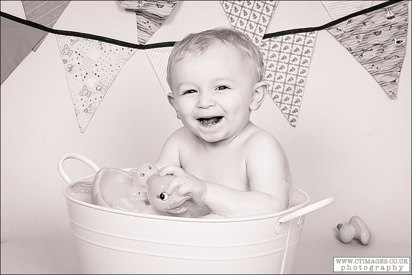 babys first birthday,manchester cake smash photography,studio photography,