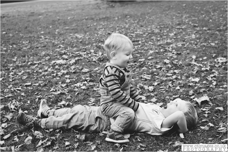 family-photography-putney-bridge-london-21.jpg