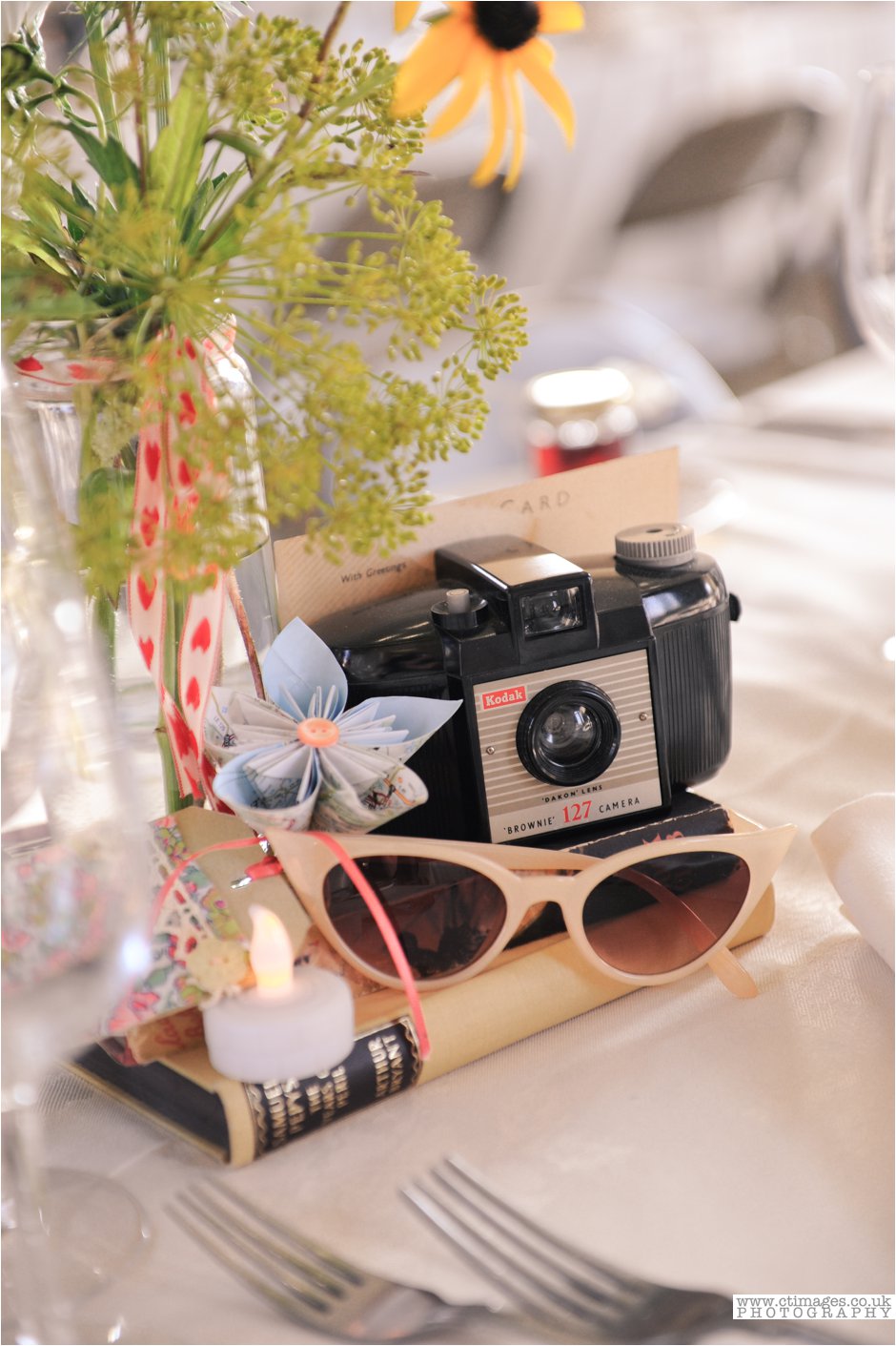 vintage centrepieces,vintage wedding decor,vintage weddings,