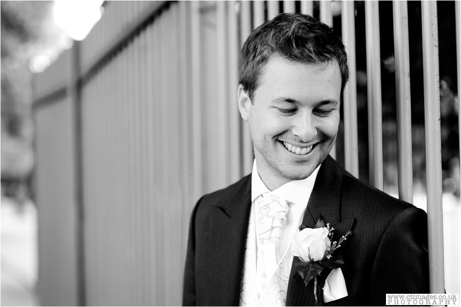 last-drop-wedding-photos-bolton-weddings-female-photographers-creative-photography_0004.jpg