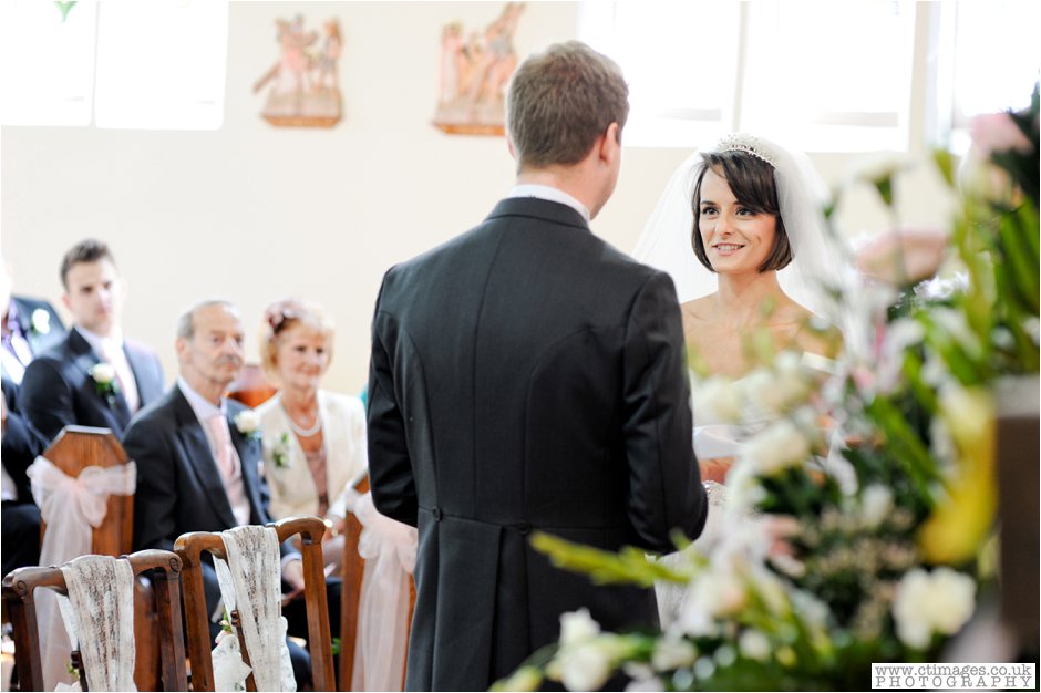 last-drop-wedding-photos-bolton-weddings-female-photographers-creative-photography_0009.jpg