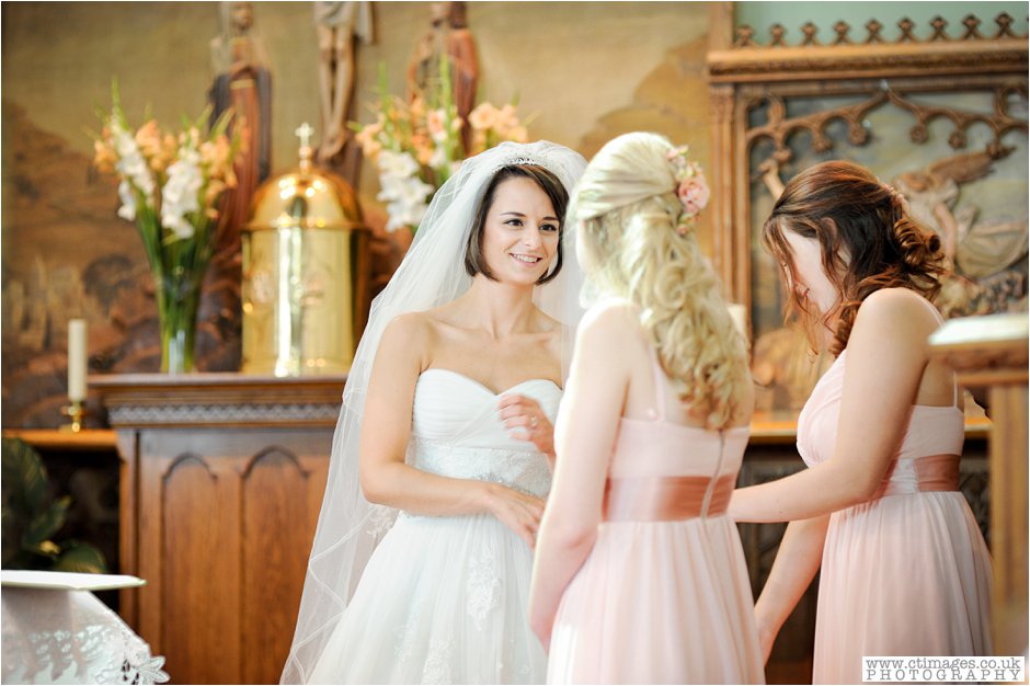 last-drop-wedding-photos-bolton-weddings-female-photographers-creative-photography_0012.jpg