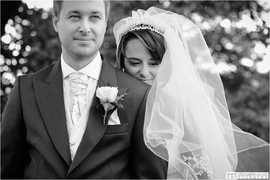 last-drop-wedding-photos-bolton-weddings-female-photographers-creative-photography_0029.jpg