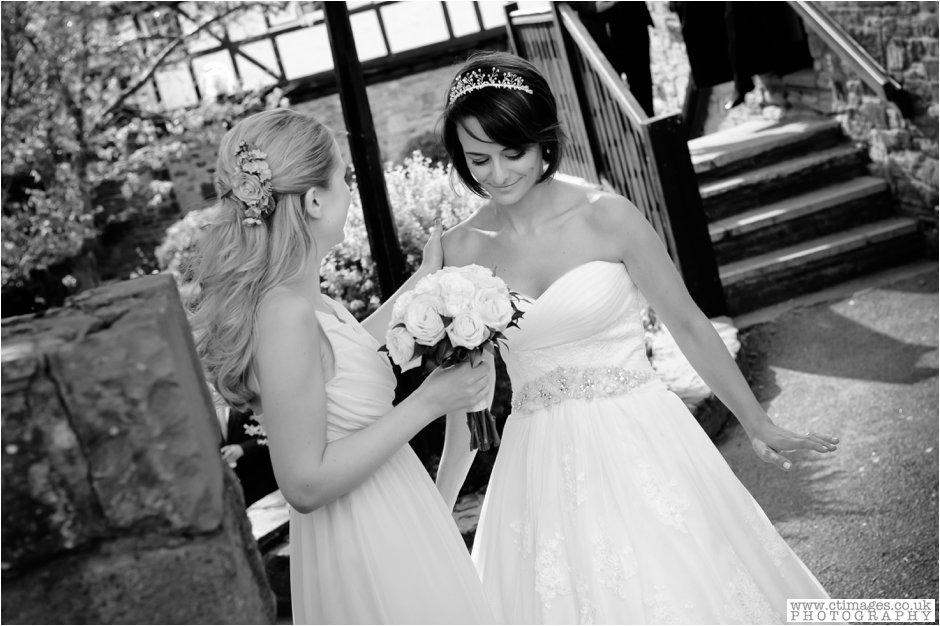 last-drop-wedding-photos-bolton-weddings-female-photographers-creative-photography_0033.jpg