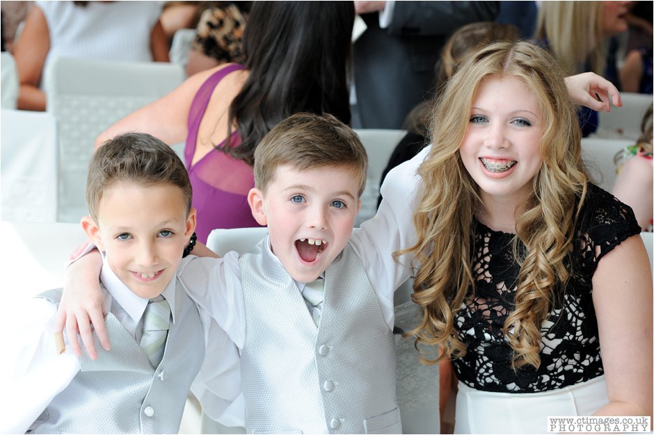 lowry-hotel-manchester-wedding-photographer-weddings-female-photography-creative-photographers_0020.jpg