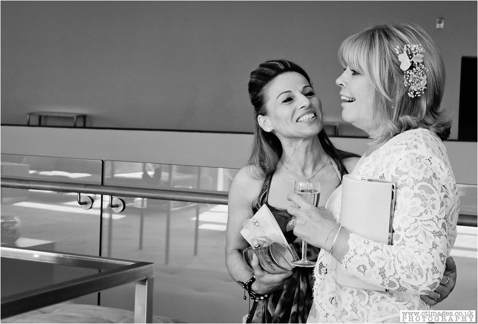 lowry-hotel-manchester-wedding-photographer-weddings-female-photography-creative-photographers_0036.jpg