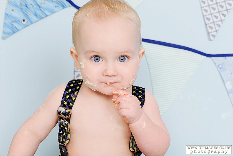 manchester-cake-smash-photographer-babys-first-birthday-photos-6.jpg babys first birthday,cake smash photography,manchester cake smash photography,