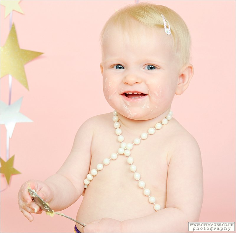 babys first birthday,cake smash photography,childrens portraits,
