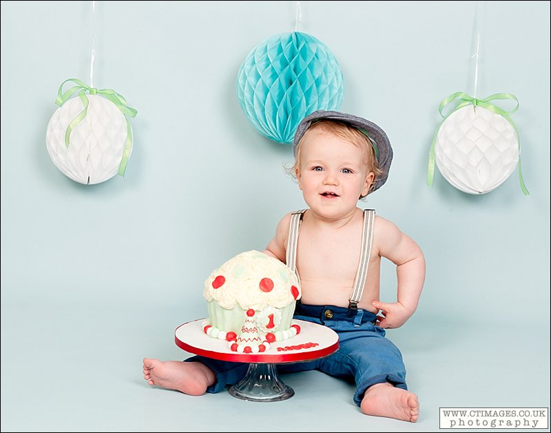 vintage cake smash, boy, cap, braces, blue jeans,