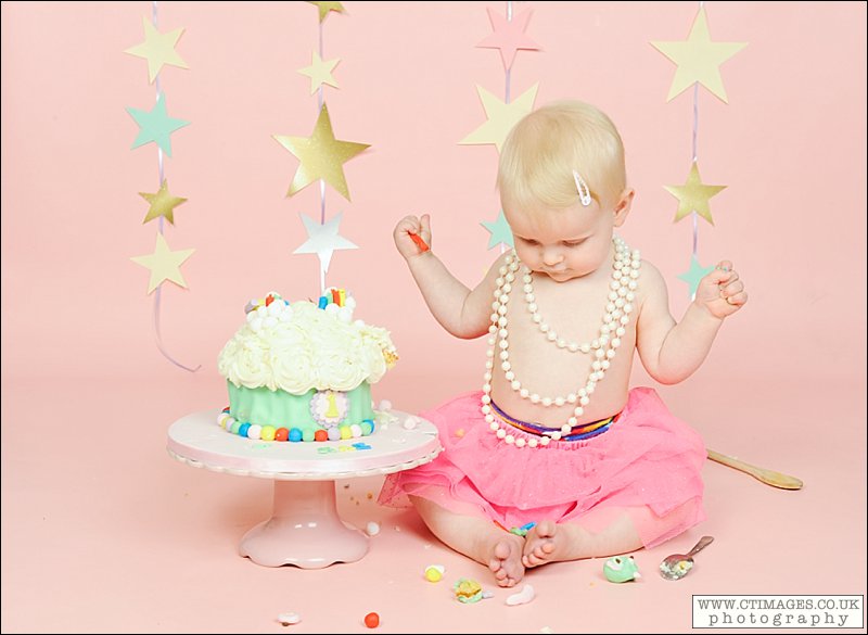 baby in pearls, cake smash, baby girl,