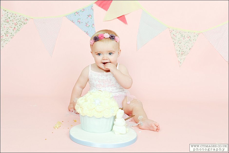 baby cake smash frozen cupcake olaf