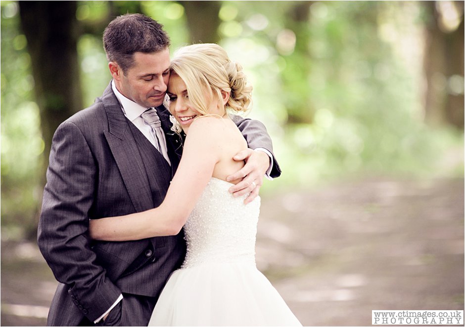 rivington-hall barn-wedding-photographer-horwich-vintage-photos-country-photography-weddings-10