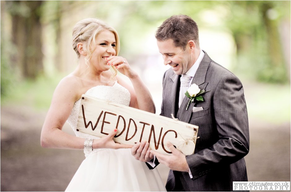 rivington-hall barn-wedding-photographer-horwich-vintage-photos-country-photography-weddings-11