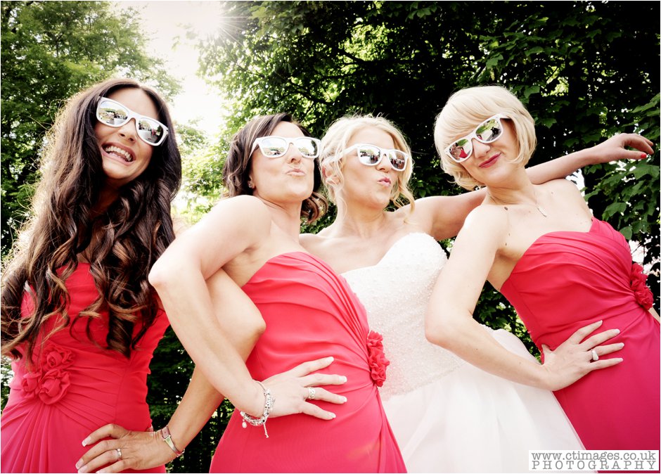 rivington-hall barn-wedding-photographer-horwich-vintage-photos-country-photography-weddings-15