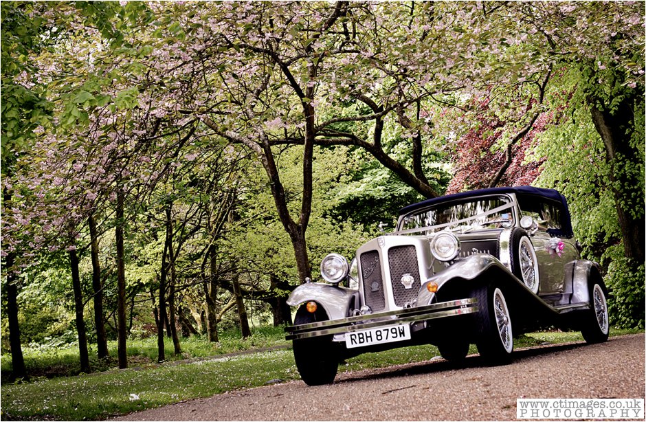 rivington-hall barn-wedding-photographer-horwich-vintage-photos-country-photography-weddings-4