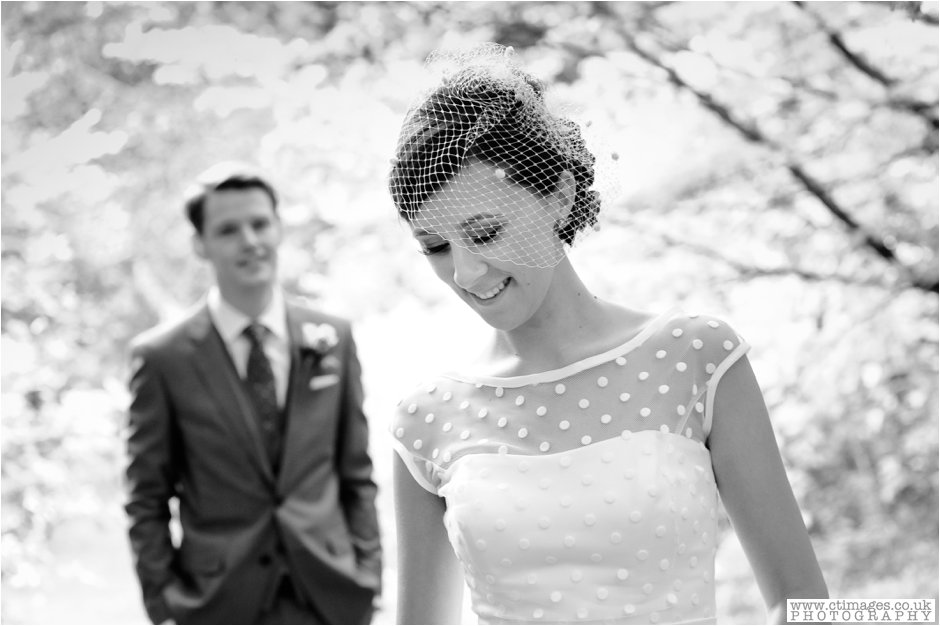 rivington-hall-barn-wedding-photographer-lancashire-weddings-female-photography-creative-photographers_0028.jpg