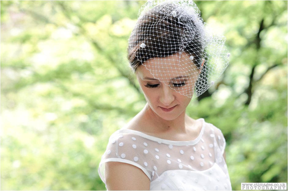 rivington-hall-barn-wedding-photographer-lancashire-weddings-female-photography-creative-photographers_0036.jpg
