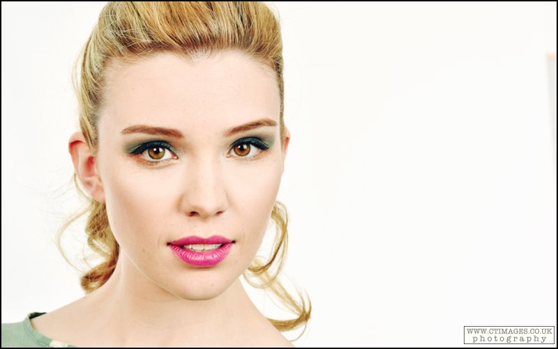 vintage-bridal-hair-make-up-inspiration-styled-magazine-photography-shoot-behind-the-scenes_0027.jpg