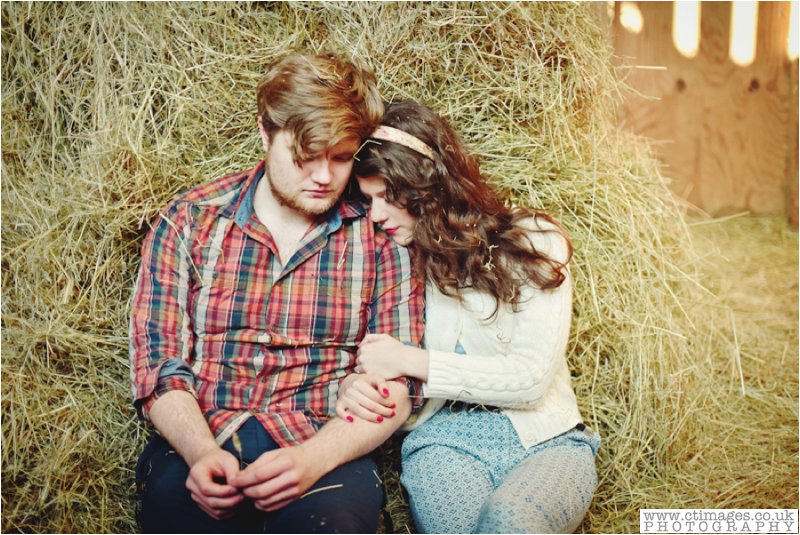 vintage-photos-country-farm-engagement-photography-land-girl-style-14.jpg engagement photography,english country engagement,farm engagement,land girl style,photography,vintage,vintage engagement,vintage photos,