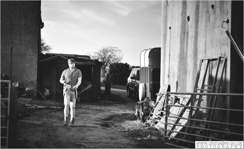 vintage-photos-country-farm-engagement-photography-land-girl-style-37.jpg engagement photography,english country engagement,farm engagement,land girl style,photography,vintage,vintage engagement,vintage photos,