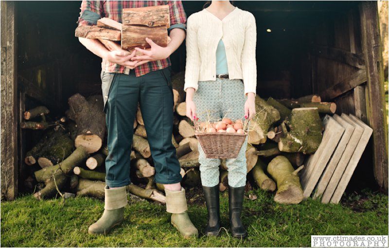 vintage-photos-country-farm-engagement-photography-land-girl-style-6.jpg engagement photography,english country engagement,farm engagement,land girl style,photography,vintage,vintage engagement,vintage photos,
